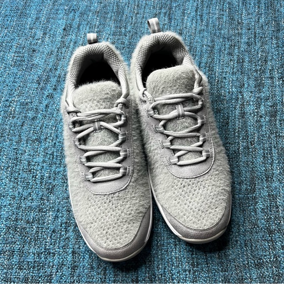 Orthofeet 989 Coral Wool Comfort Sneakers in Gray White WIDE Width - Picture 2 of 9
